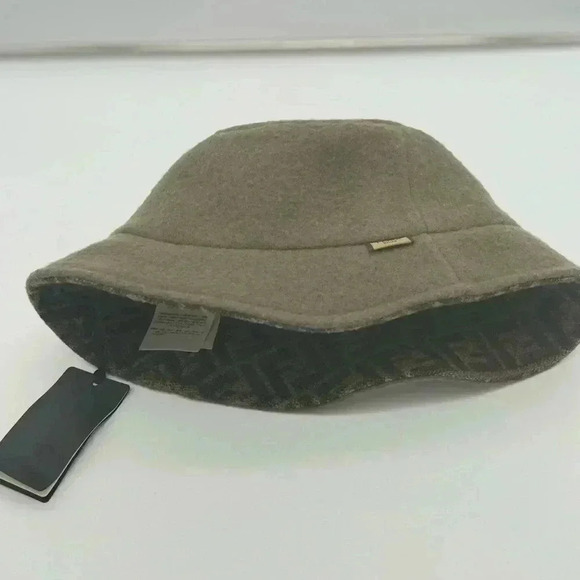 BNWT FENDI HAT FF Logo Wool Bucket Hat Large - Picture 8 of 12